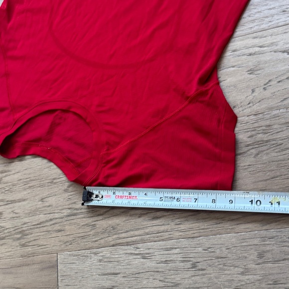 Lululemon Swiftly Tech Short Sleeve 2.0 Size 12 Hip Length Dark Red - Picture 6 of 8